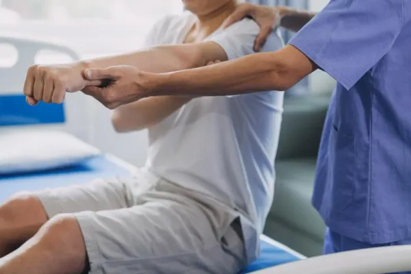 Recuperare medicală la Medikali: pași esențiali pentru revenirea după accidentări