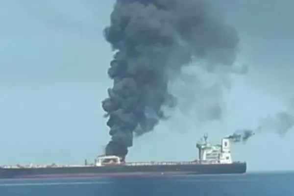 Dronă ucraineană, atac asupra unui petrolier rusesc în Canalul Azov–Marea Neagră. Kievul susține că a lovit 14 nave într-o singură noapte - VIDEO