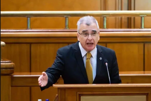 Petrișor Peiu (AUR): Decât să ne chinuim atât în așteptarea deciziilor de la Fitch nu ar fi mai bine să ne concentrăm pe temele reale: datoria publică și deficitul bugetar?