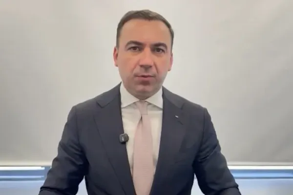 PSD cere reducerea TVA și a accizelor la carburanți. Problema scumpirilor ajunge în Parlament