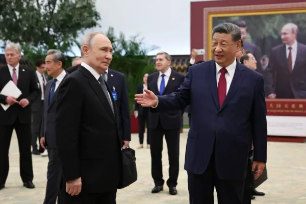 Xi Jinping îl joacă pe degete pe Putin.  Cum profită China de slăbiciunea liderului de la Kremlin (WSJ)