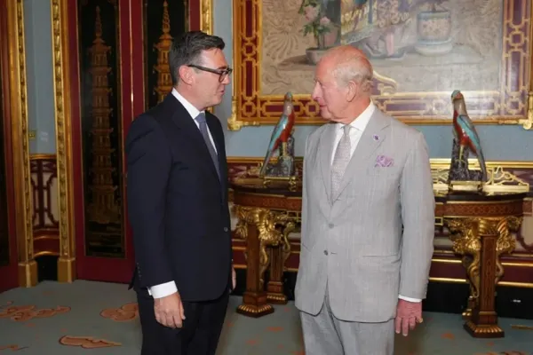 Andy Burnham, numit premier al Regatului Unit de regele Charles al III-lea. Noul lider laburist formează Guvernul