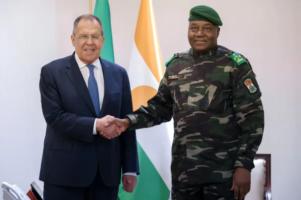 Rusia își consolidează alianța cu statele din Sahel. Lavrov promite sprijin militar pentru Mali, Niger și Burkina Faso