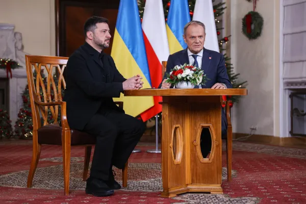 Zelenski se întâlnește cu Tusk în Polonia. Pe agenda discuțiilor, apărarea, relațiile Ucraina-Polonia și vizita liderului de la Kiev în SUA