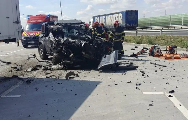 Accident mortal pe centura Timișoarei. Un șofer a intrat cu mașina sub un TIR parcat