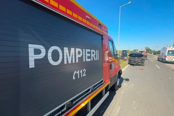 Accident rutier grav în Constanța. Trei mașini s-au ciocnit, iar patru persoane au fost rănite
