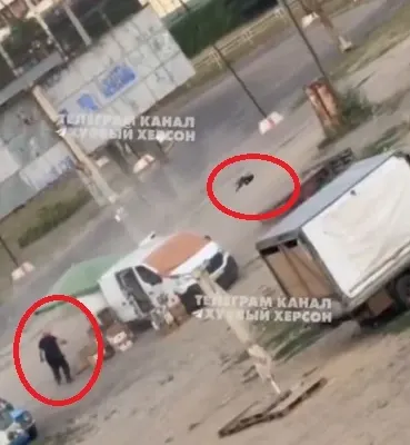 Ucraina acuză Rusia de crimă de război după un atac cu dronă asupra unui civil, în Herson. Momentul a fost filmat VIDEO