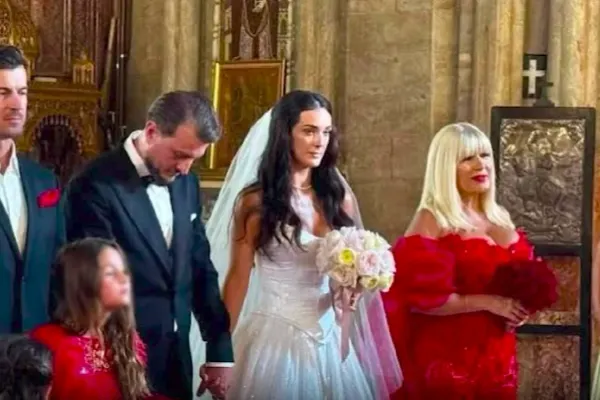 Elena Udrea a devenit nașă. Imagini spectaculoase