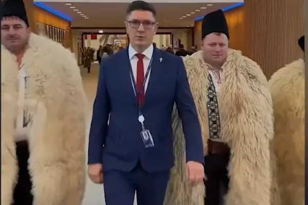 Turme de oi și remorci cu bălegar la Guvern. Luis Lazarus: „Protestele ar putea începe din luna septembrie!”