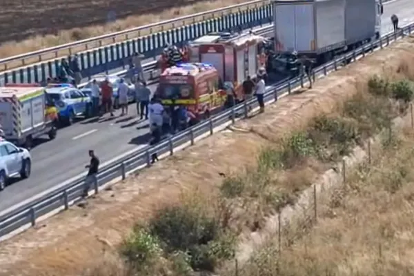 Tragedie pe Drumul Expres Craiova – Pitești: 3 morți într-un accident cu un TIR. Circulație blocată VIDEO