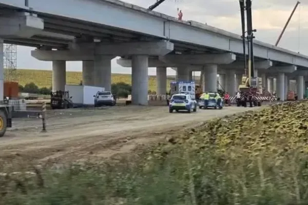 Accident mortal pe șantierul Autostrăzii A7 Bacău–Pașcani. Un muncitor a căzut de pe podul de la Filipești