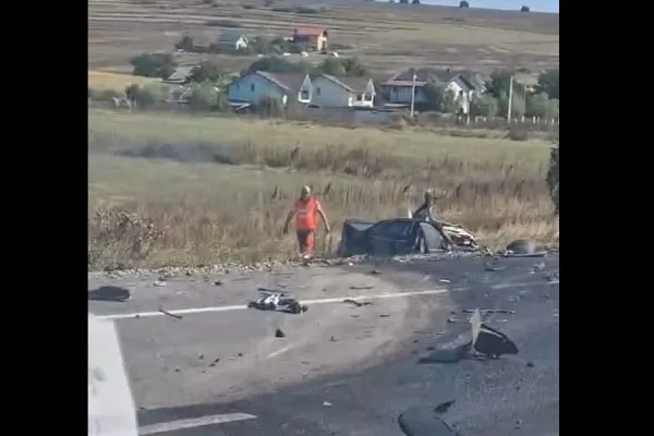 Accident grav la Lețcani: un camion s-a răsturnat peste un autoturism. O persoană a murit | VIDEO