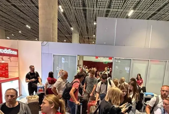 Turcia a început să anuleze zborurile către Rusia. Turiști, blocați aproape 10 ore