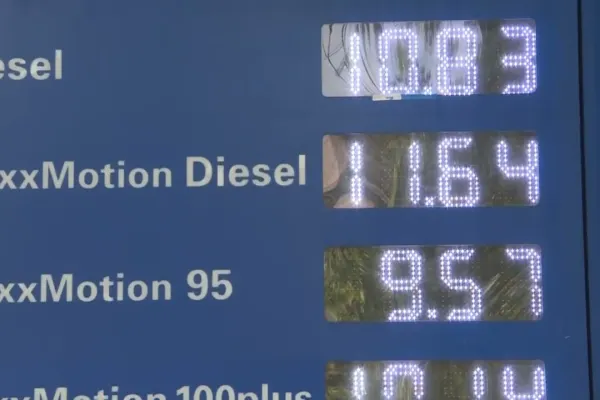 România se apropie de 11 lei/l la motorină. Scenariile care pot duce prețul spre 14 lei