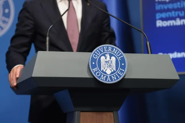 Război total între PSD și PNL privind viitorul Guvern. ”Sacrificiile românilor se pot duce pe apa sâmbetei. Bolojan refuză să plece de la Palatul Victoria”