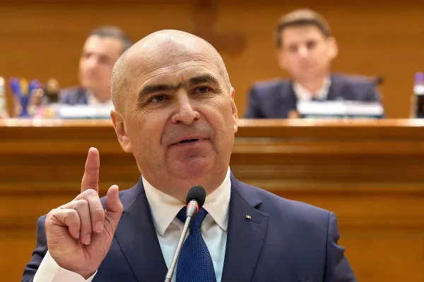 Bolojan își face din nou bagajele de la Palatul Victoria. „Mi-am luat rămas bun de la colegi, de la doamnele care fac curat”. Ce a discutat cu Nicușor Dan