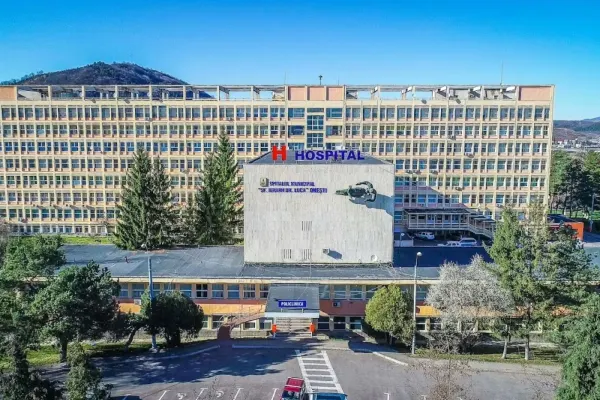 Ministerul Sănătății: Suspiciune de toxiinfecţie alimentară la o şcoală din județul Bacău. Planul Alb, activat la Spitalul Municipal Oneşti
