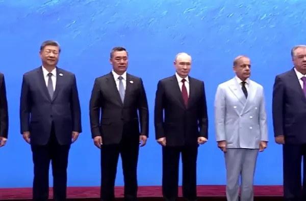 Summit-ul de la Bișkek: Rusia vrea gaze, India cere pace