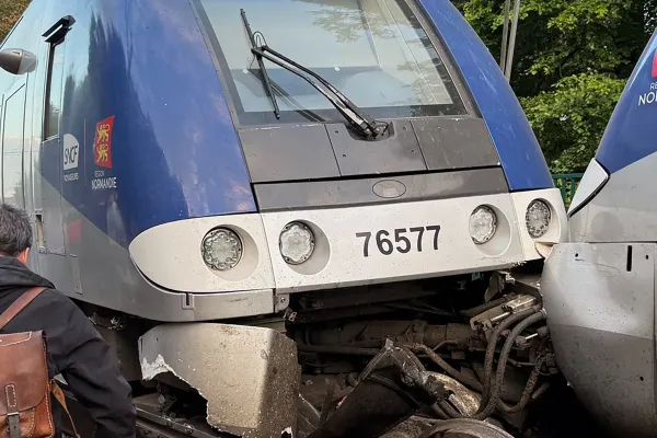 Accident feroviar în Franța: 44 de răniți după deraierea unui tren TER. O adolescentă de 18 ani, în stare gravă