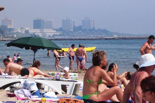 Momente de groază în staţiunea Jupiter. Turiştii n-au putut crede ce văd pe plajă