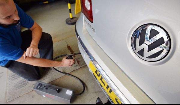 Scandalul emisiilor! Volkswagen va face concedieri masive, dacă amenda dată de SUA va fi prea mare