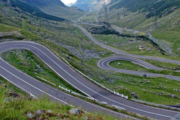 Biciclist accidentat pe Transfăgărășan, transportat cu elicopterul la Târgu Mureș