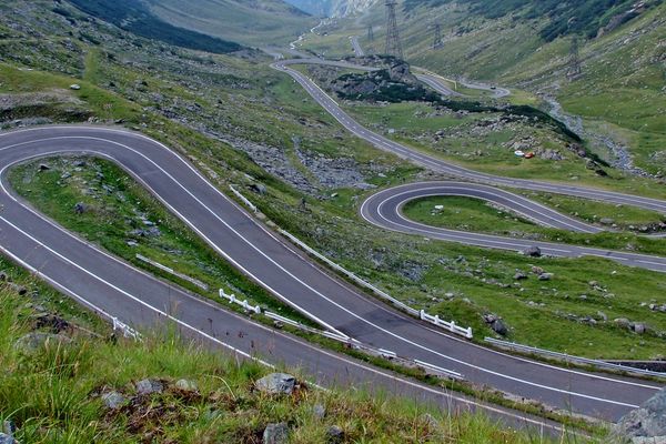 A fost redeschis Transfăgărășanul. Ce trebuie să știți înainte de a pleca la drum 