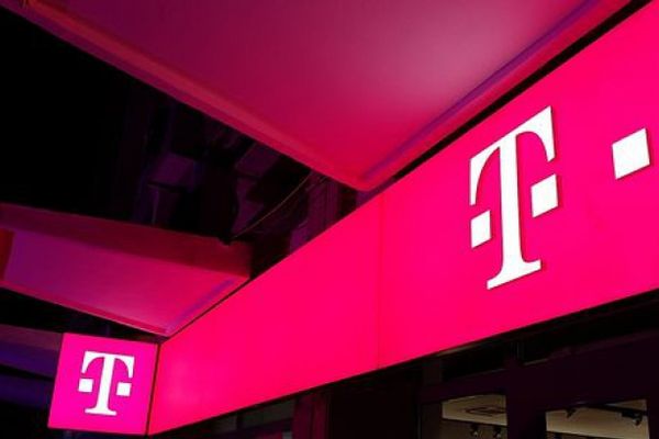 Telekom Romania // Dilema CEO-ului despre concedieri