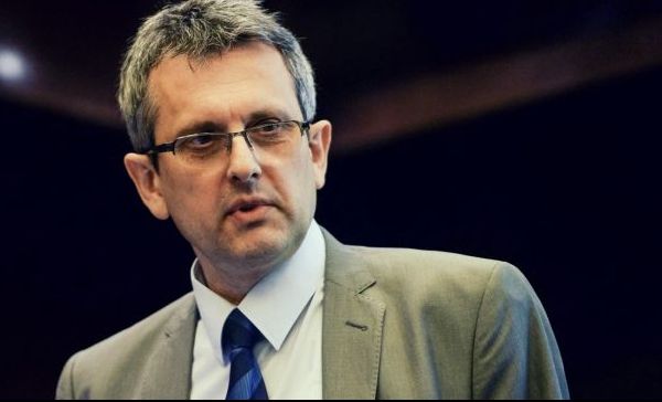 Sute de mii de concedieri la stat sau reduceri salariale. Soluțiile dure propuse de BNR pentru redresarea bugetului