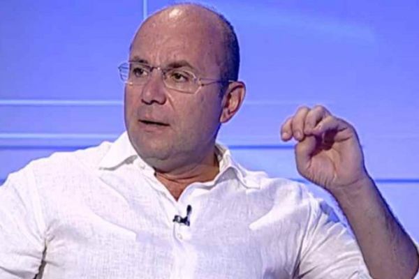 Cozmin Gușă: Tardiv, dar vin concedierile și tăierile de salarii la stat. Să vedem cât și de unde!