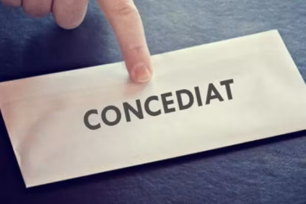 Criză pe piața muncii: Peste 200.000 de români vizați de concedieri în 2026. Sectoarele cele mai afectate