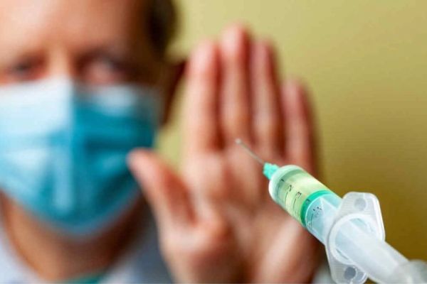 Au început CONCEDIERILE în rândul personalului sanitar care refuză vaccinarea anti-Covid! Ce țară a recurs la această MĂSURĂ