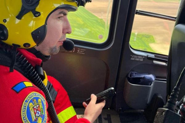 Intervenție demnă de filme de acțiune pe Transfăgărășan: 6 ore de eforturi supraomenești pentru salvarea unor turiști de pe un versant extrem de abrupt