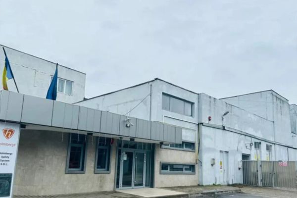 Concedieri masive la un mare angajator suedez din Pașcani. Oamenii ar urma să plece acasă chiar înainte de Crăciun