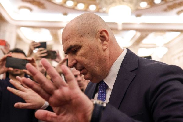 Angajații de la Senatul României, proteste după ce Ilie Bolojan a anunțat concedieri masive VIDEO