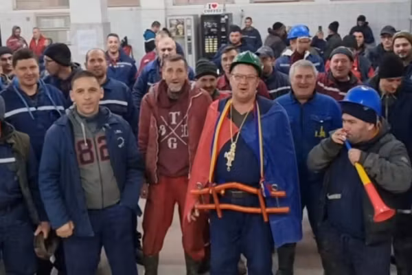 Protest în Capitală: minerii cer oprirea concedierilor de la Complexul Energetic Oltenia