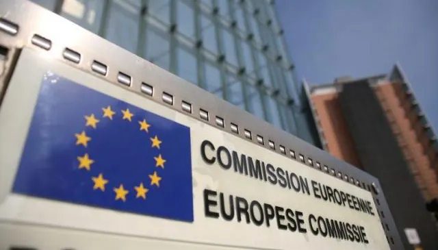 Comisia Europeană ia în calcul reducerea taxei pentru marile companii, pe fondul opoziției din UE