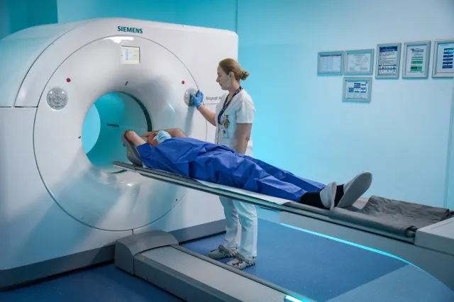 Imagistica moleculară care poate schimba planul de tratament