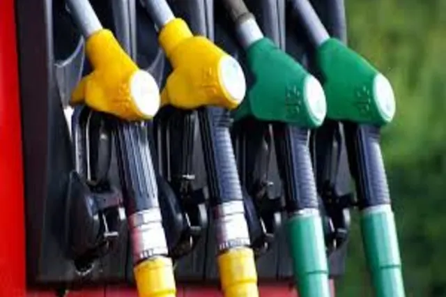 Criza combustibililor revine în forță în Rusia. Vânzările de carburanți, înăsprite în 10 regiuni