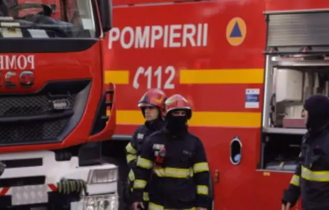 Incendiu la un tren din Gara de Nord Timișoara. Pasagerii au coborât înainte ca fumul să cuprindă garnitura