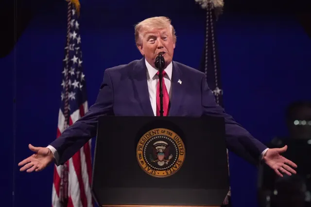 Războiul comercial SUA-Canada se intensifică. Trump impune tarife de 50% pentru maşini şi piese auto