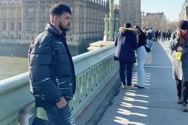 Fotbalist român, probleme cu legea în Marea Britanie. A primit 8 ani de închisoare după ce a înjunghiat un jurnalist iranian