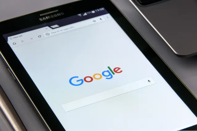Google anunță că inteligența artificială a încercat să pătrundă în sisteme informatice. AI-ul ar fi testat combinații de parole