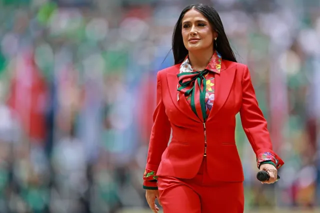 Salma Hayek a împlinit 60 de ani și arată fabulos. Secretul care o ține în formă