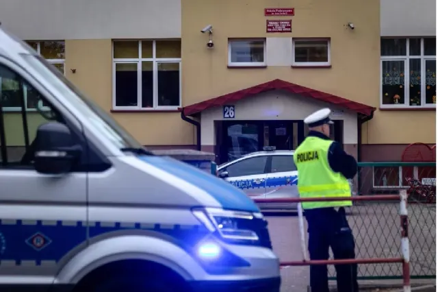 Al treilea atac într-o școală din Polonia, în doar câteva zile! O tânără de 21 de ani a rănit trei persoane