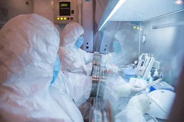 Bombă în presa internațională. Laboratorul din Siberia, de cercetare a ciumei, ar fi primit finanțare americană, după politicile lui Biden