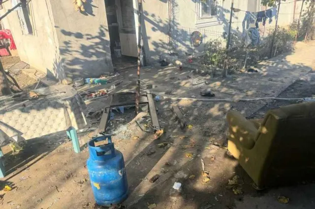 Explozie urmată de incendiu într-o locuință din Roșiorii de Vede, județul Teleorman. Două persoane, rănite