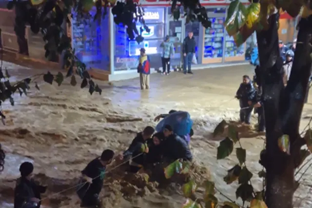Cod roșu de vreme rea la Istanbul, pe 17 și 18 octombrie. MAE avertizează românii care călătoresc în Turcia