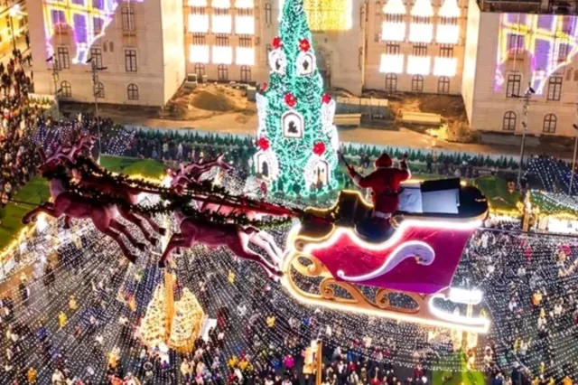 Când se deschide Târgul de Crăciun din Craiova. Decorurile au apărut cu săptămâni înainte, iar oamenii se împart în două tabere