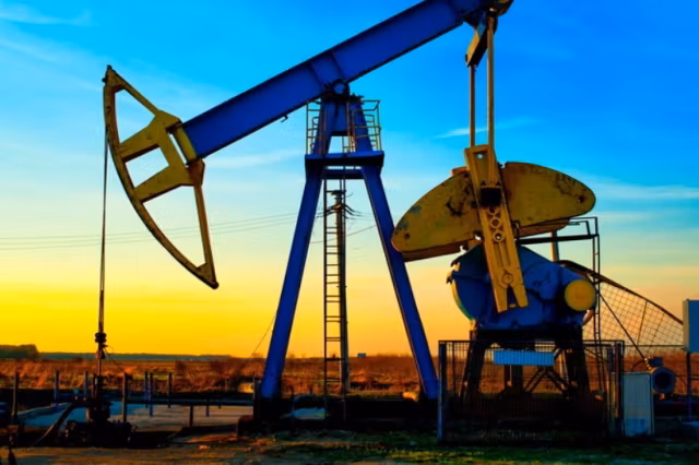 Irak și Emiratele Arabe Unite accelerează construcția de rute alternative de export al petrolului, după blocarea Strâmtorii Ormuz